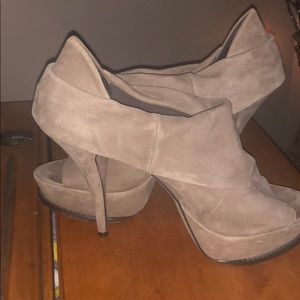 Elizabeth and James boots